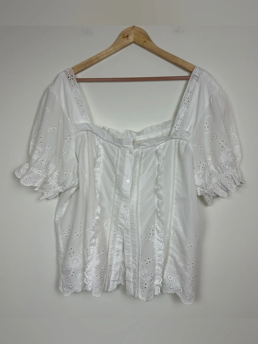 Anthropologie White Eyelet Blouse puff sleeves Sz 2X